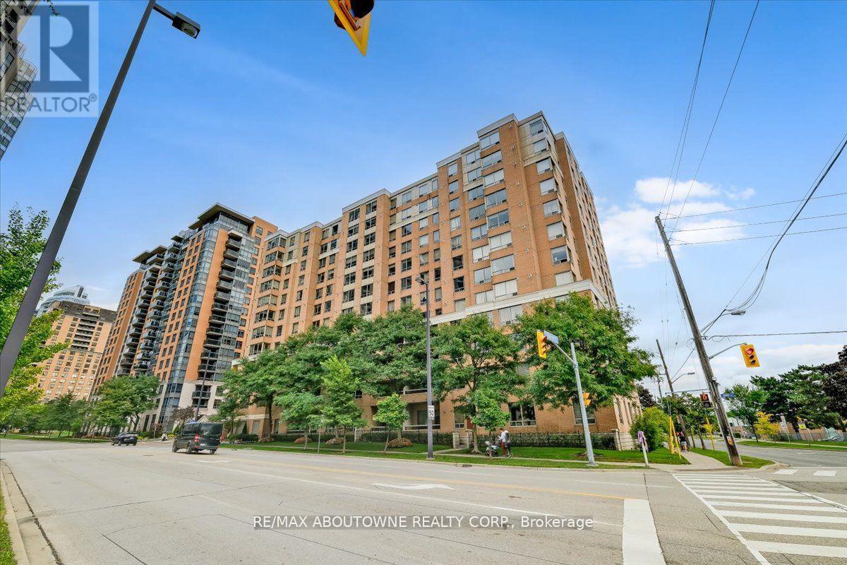 Apartment at 302 - 88 GRANDVIEW WAY, Toronto (Willowdale East)