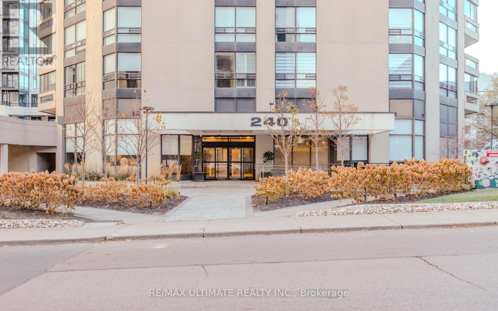 Apartment at 201 - 240 HEATH STREET W, Toronto (Forest Hill South)