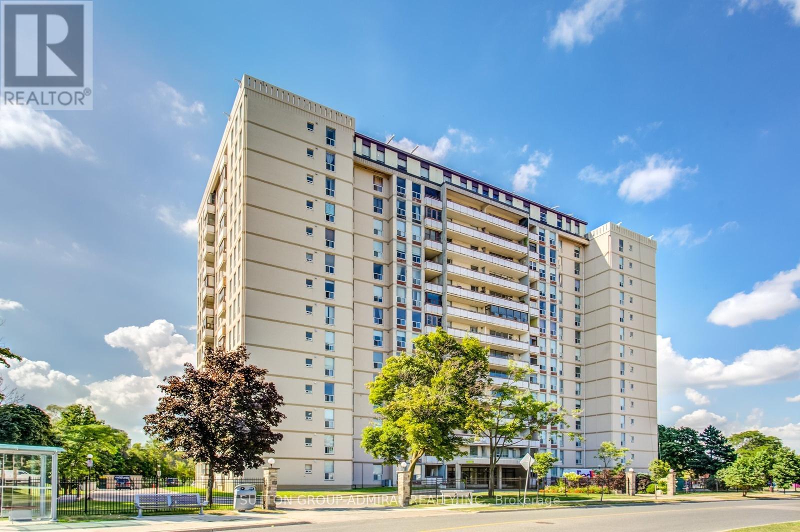 Apartment at 505 - 130 NEPTUNE DRIVE, Toronto (Englemount-Lawrence)