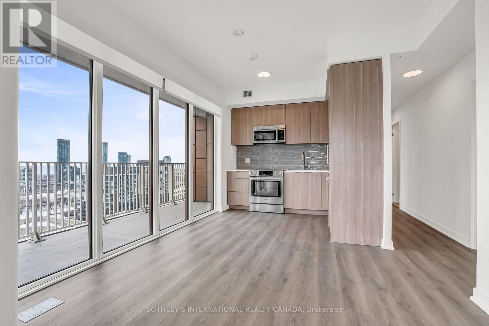 Apartment at 1416 - 88 BATHURST STREET, Toronto (Niagara)