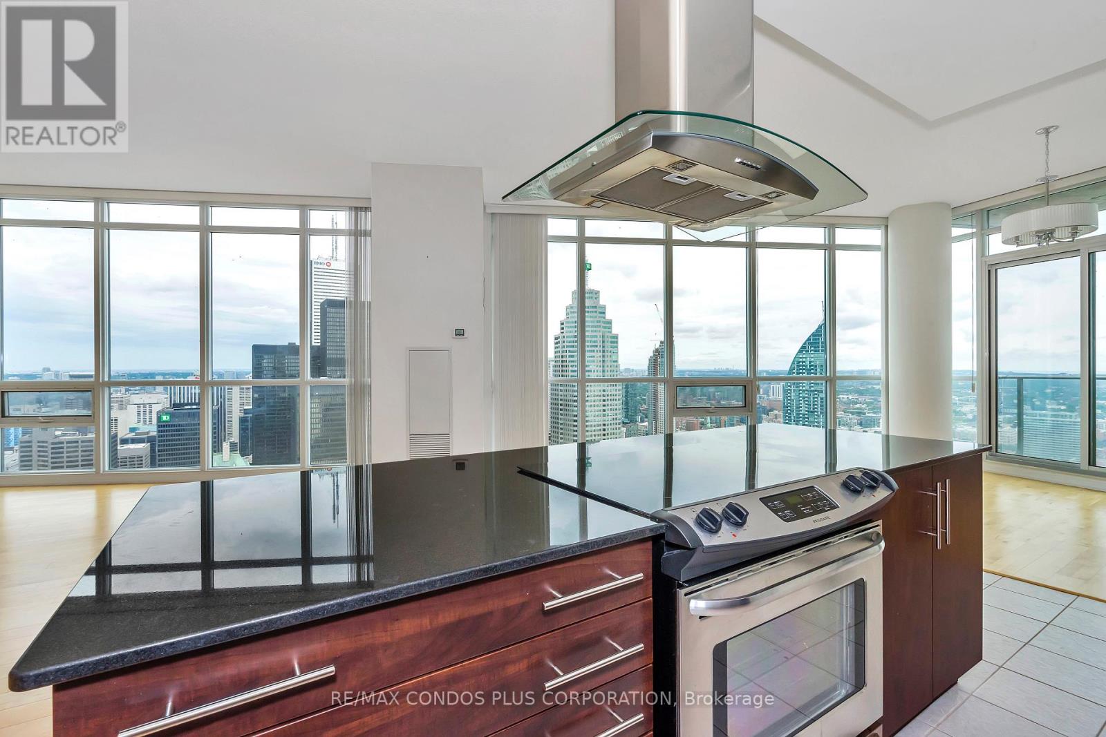Apartment at 5303 - 65 BREMNER BOULEVARD, Toronto (Waterfront Communities)