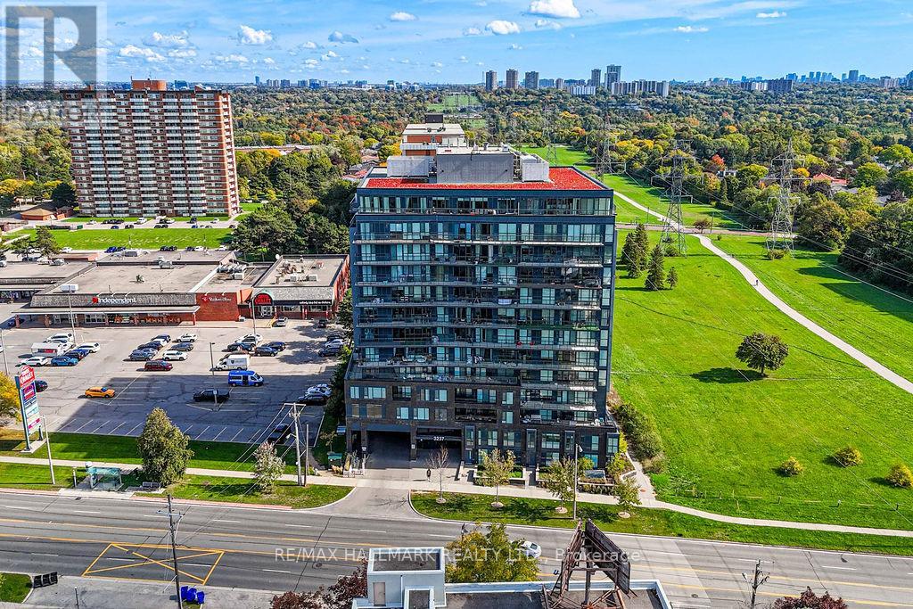 Apartment at 302 - 3237 BAYVIEW AVENUE W, Toronto (Bayview Woods-Steeles)
