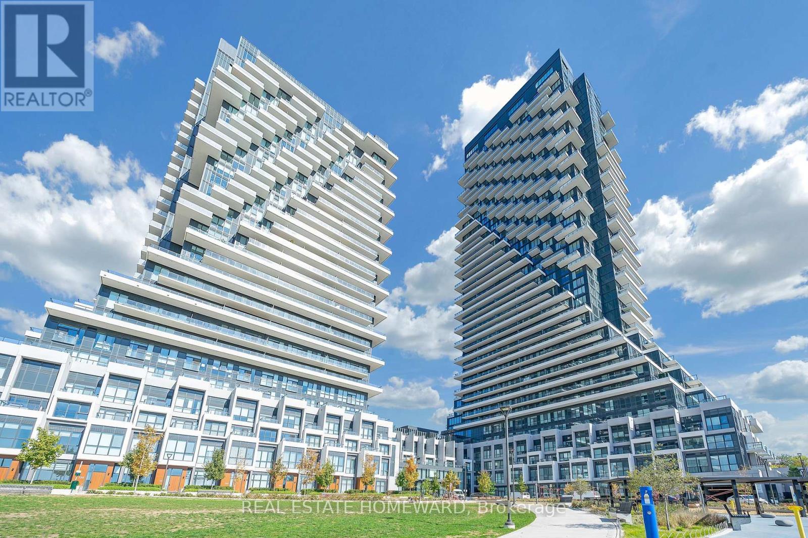 Apartment at 2039 - 20 INN ON THE PARK DRIVE, Toronto (Banbury-Don Mills)