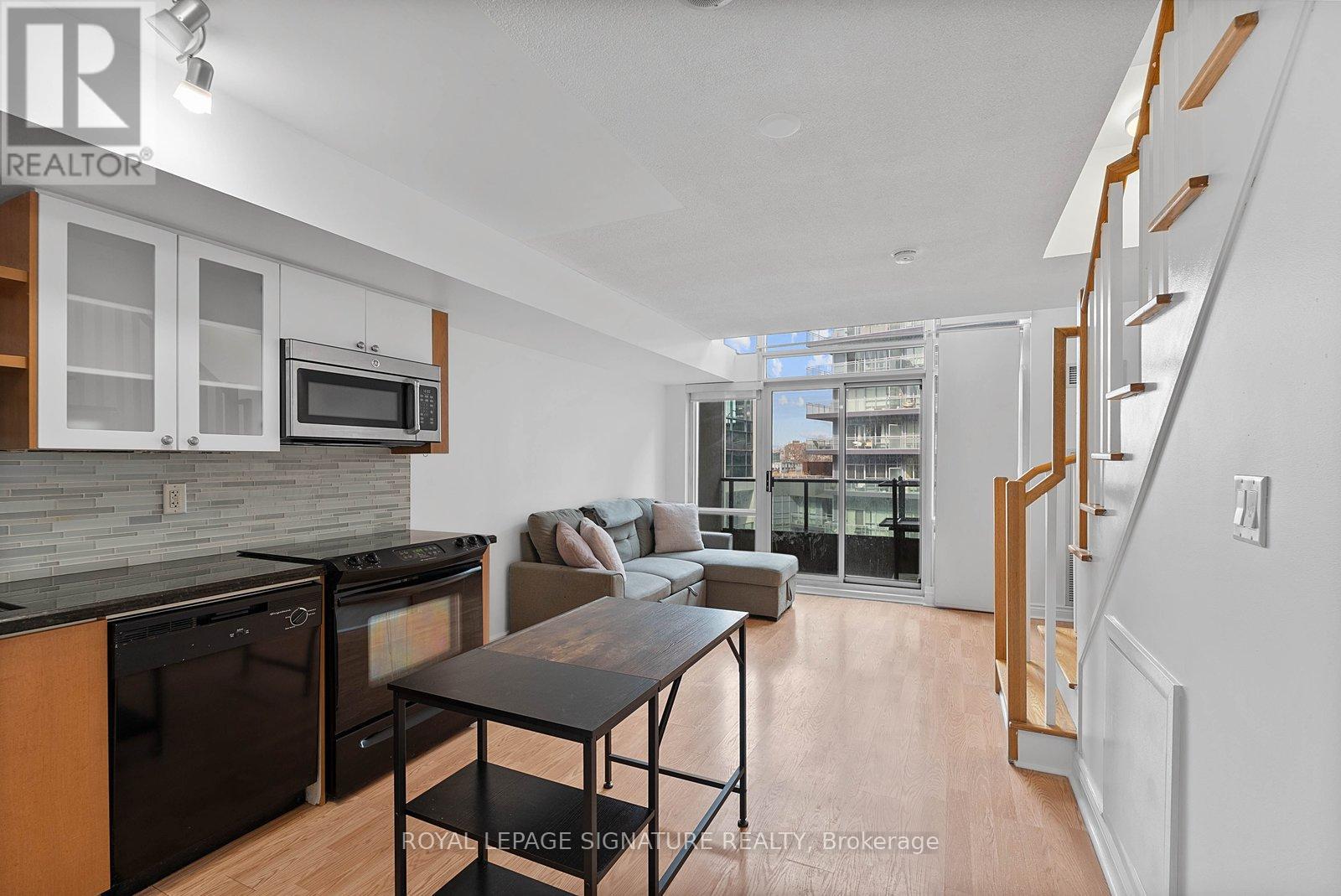 Apartment at 831 - 600 FLEET STREET, Toronto (Waterfront Communities)
