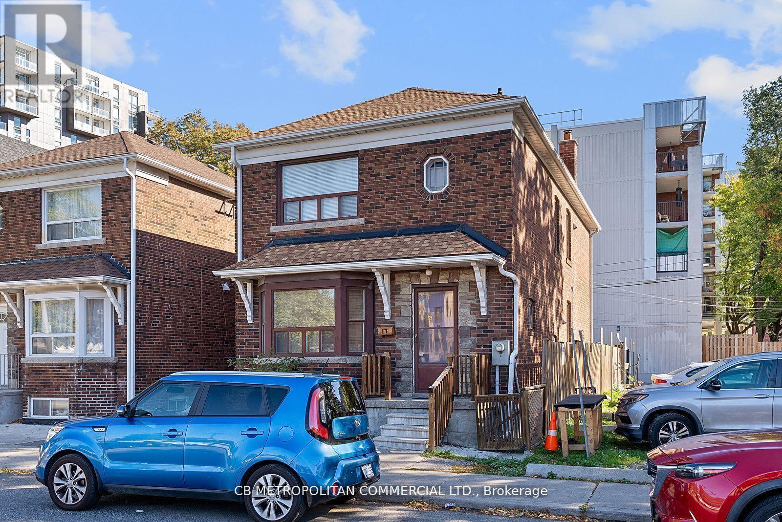 Multiplex at 17 AUGUSTA AVENUE, Toronto (Kensington-Chinatown)