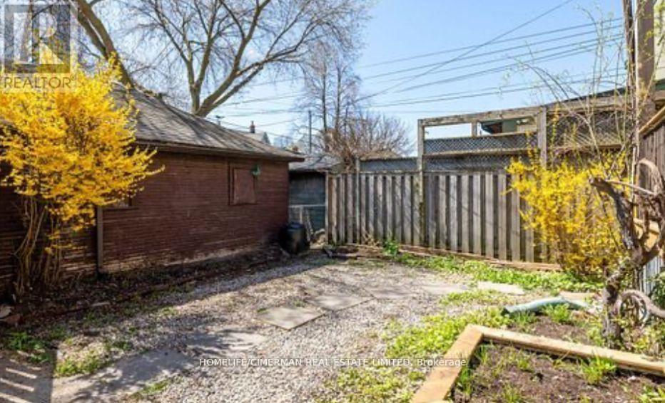 Detached at 89 ELLSWORTH AVENUE, Toronto