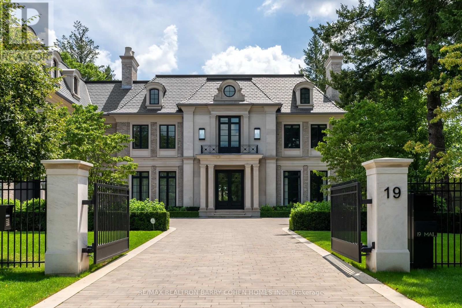 Detached at 19 COUNTRY LANE, Toronto (Bridle Path-Sunnybrook-York Mills)