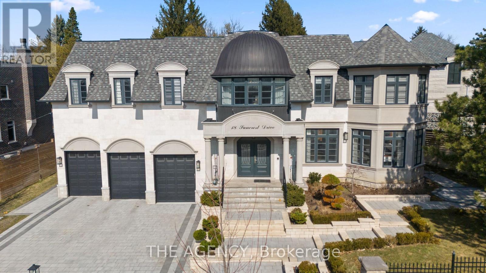 Detached at 18 SUNCREST DRIVE, Toronto (Bridle Path-Sunnybrook-York Mills)