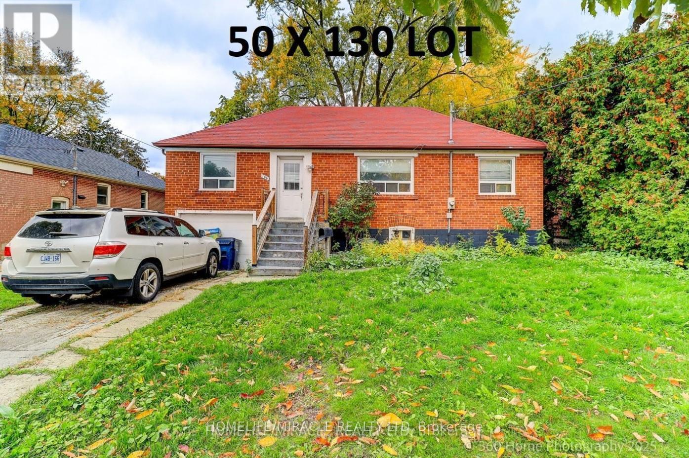 Detached at 106 JOHNSTON AVENUE, Toronto (Lansing-Westgate)