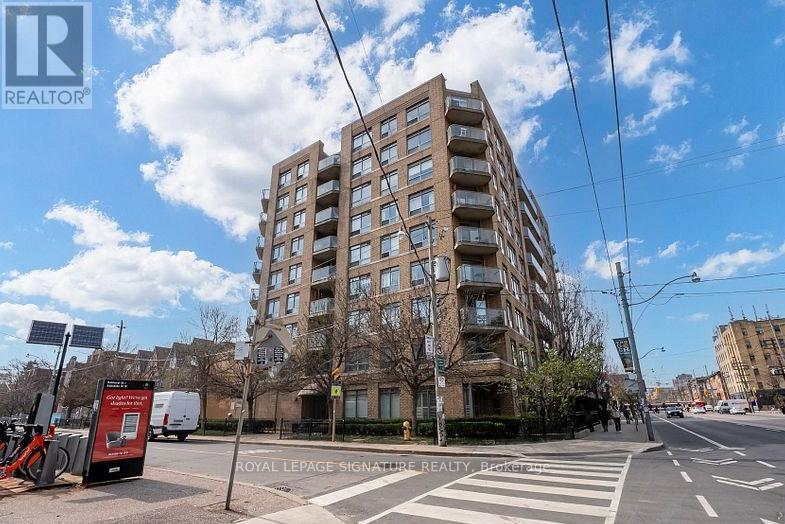 Apartment at 207 - 140 BATHURST STREET, Toronto (Niagara)