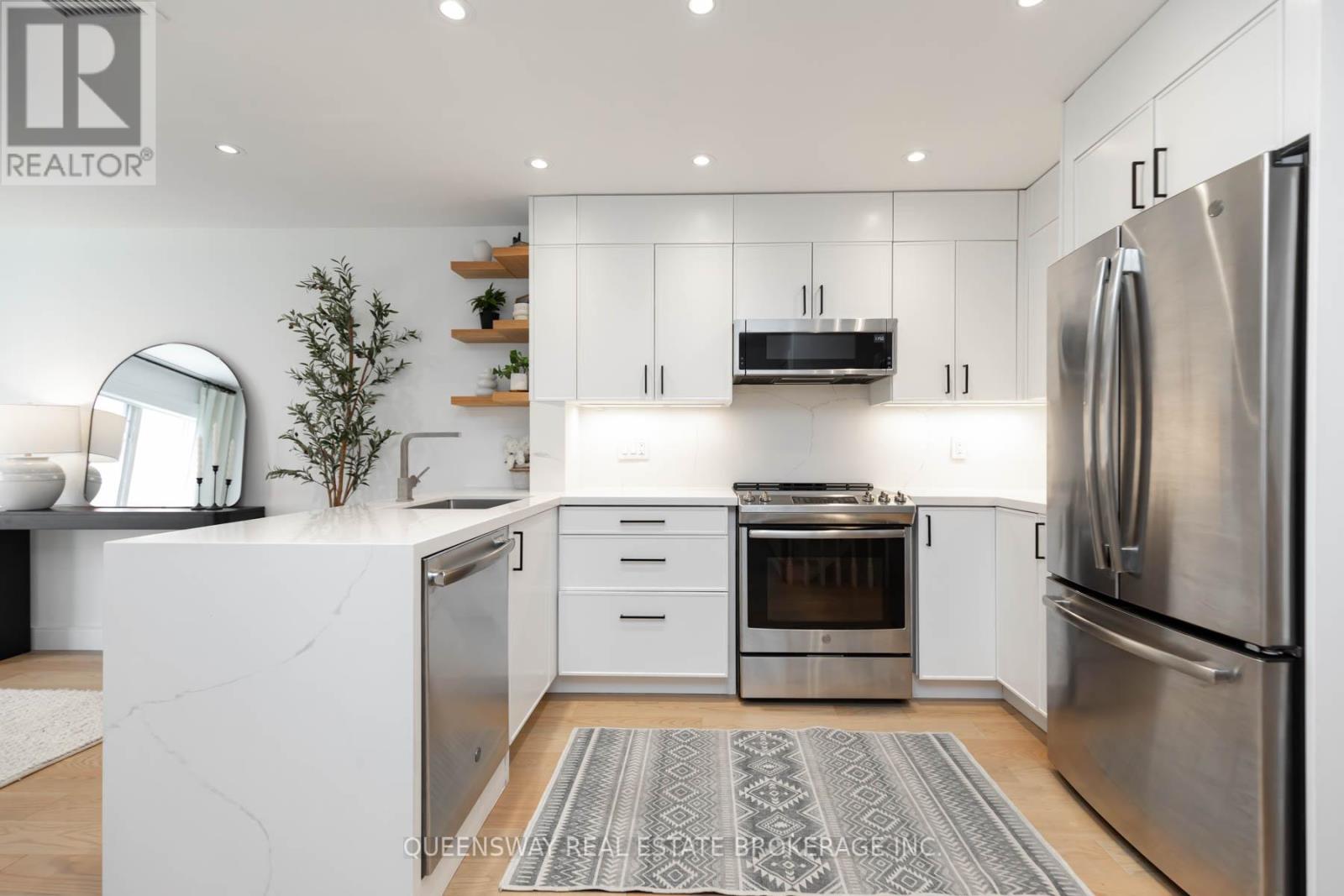 Townhouse at 19 - 232 ST. GEORGE STREET, Toronto (Annex)