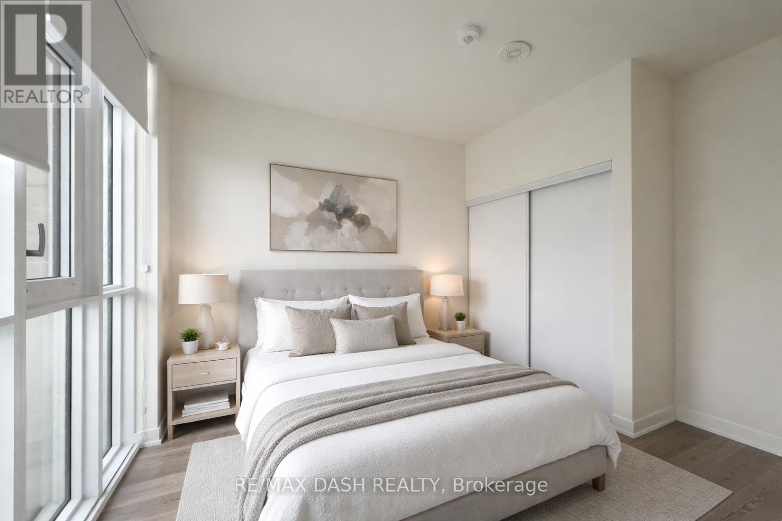 Apartment at 104 - 10 DEERLICK COURT, Toronto (Parkwoods-Donalda)