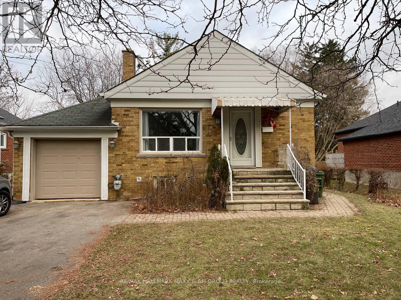 Detached at BSMT - 3 EVAN ROAD, Toronto (Lansing-Westgate)