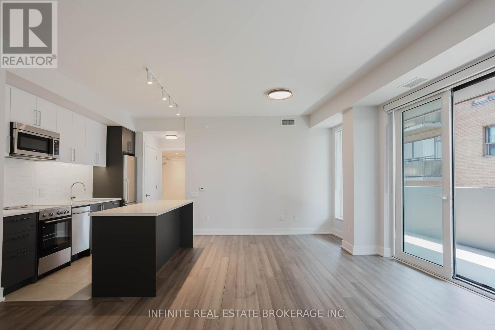 Apartment at 803 - 2525 BATHURST STREET, Toronto (Forest Hill North)