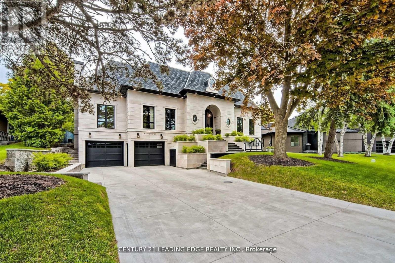 Detached at 9 SANDPIPER COURT, Toronto (Parkwoods-Donalda)