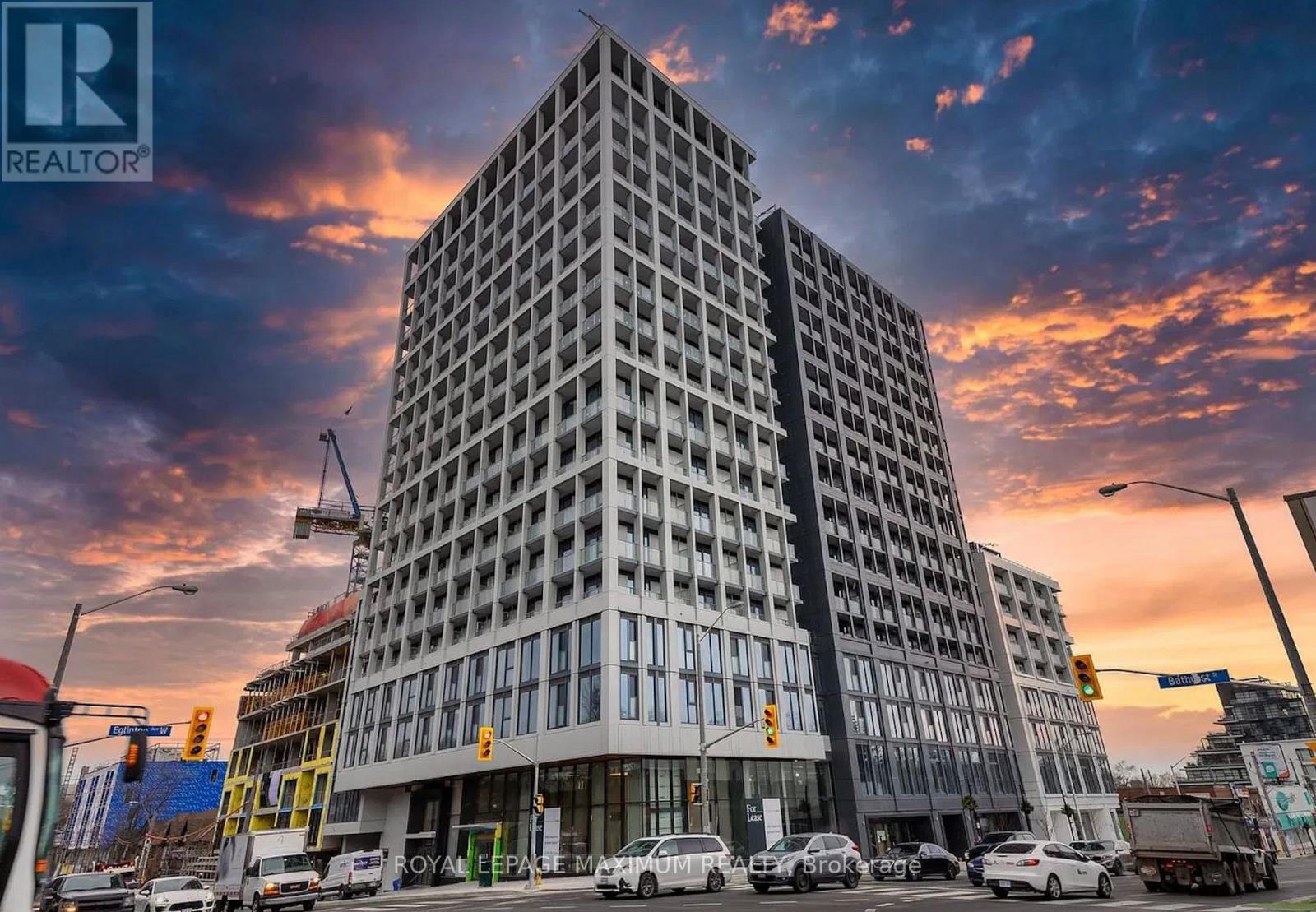 Apartment at 201 - 2020 BATHURST STREET, Toronto (Humewood-Cedarvale)