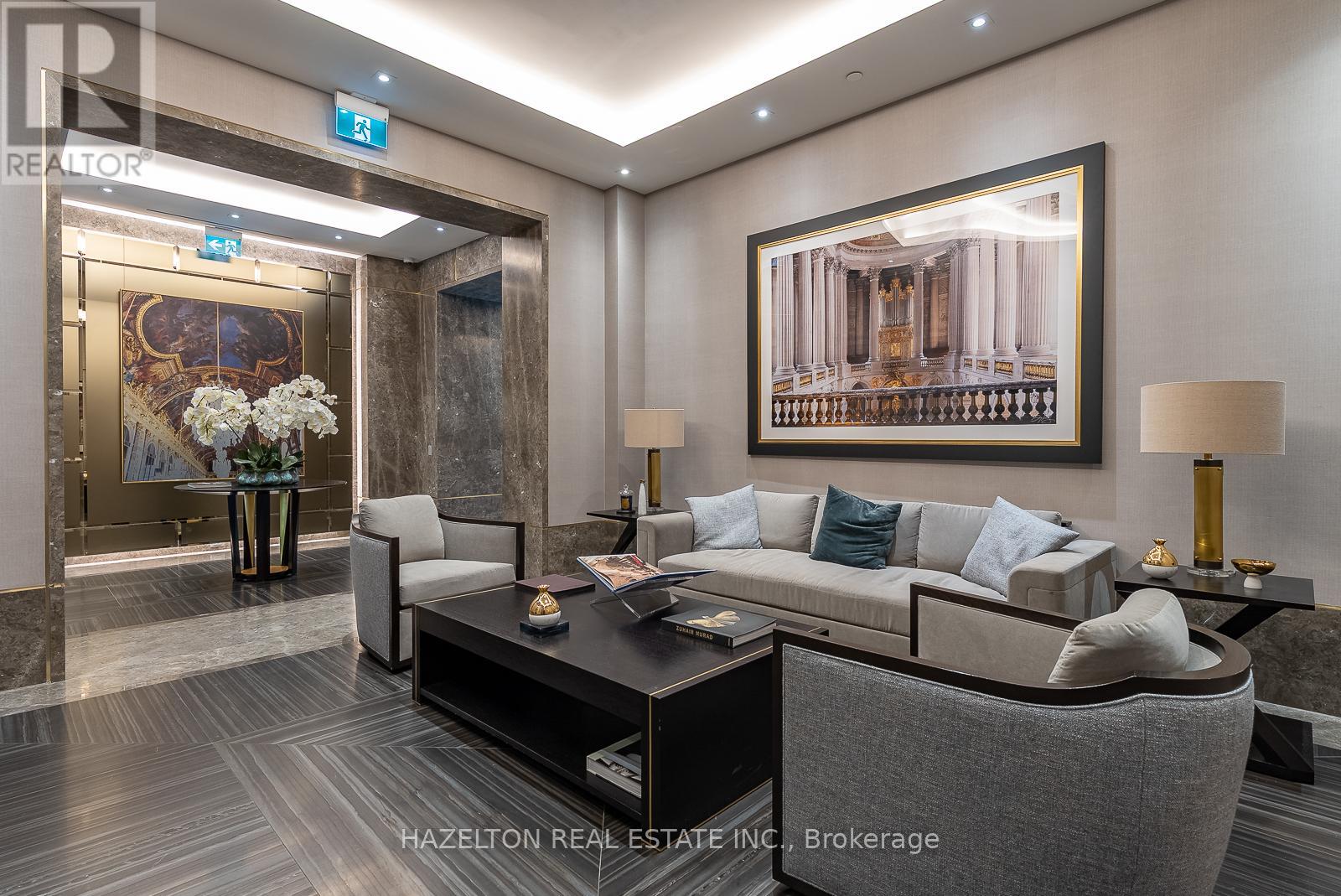 Apartment at 404 - 128 HAZELTON AVENUE, Toronto