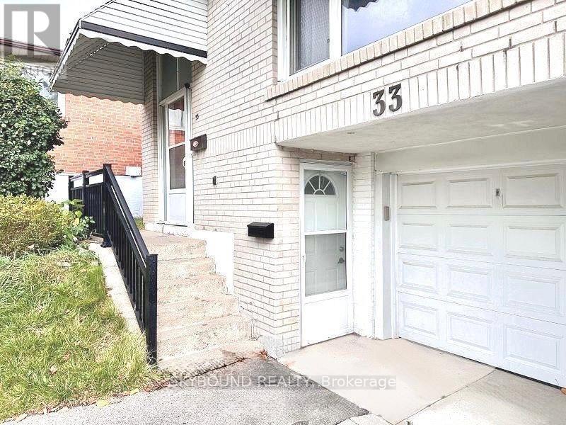 Semi-Detached/Link at LOWER, Toronto (Bayview Woods-Steeles)