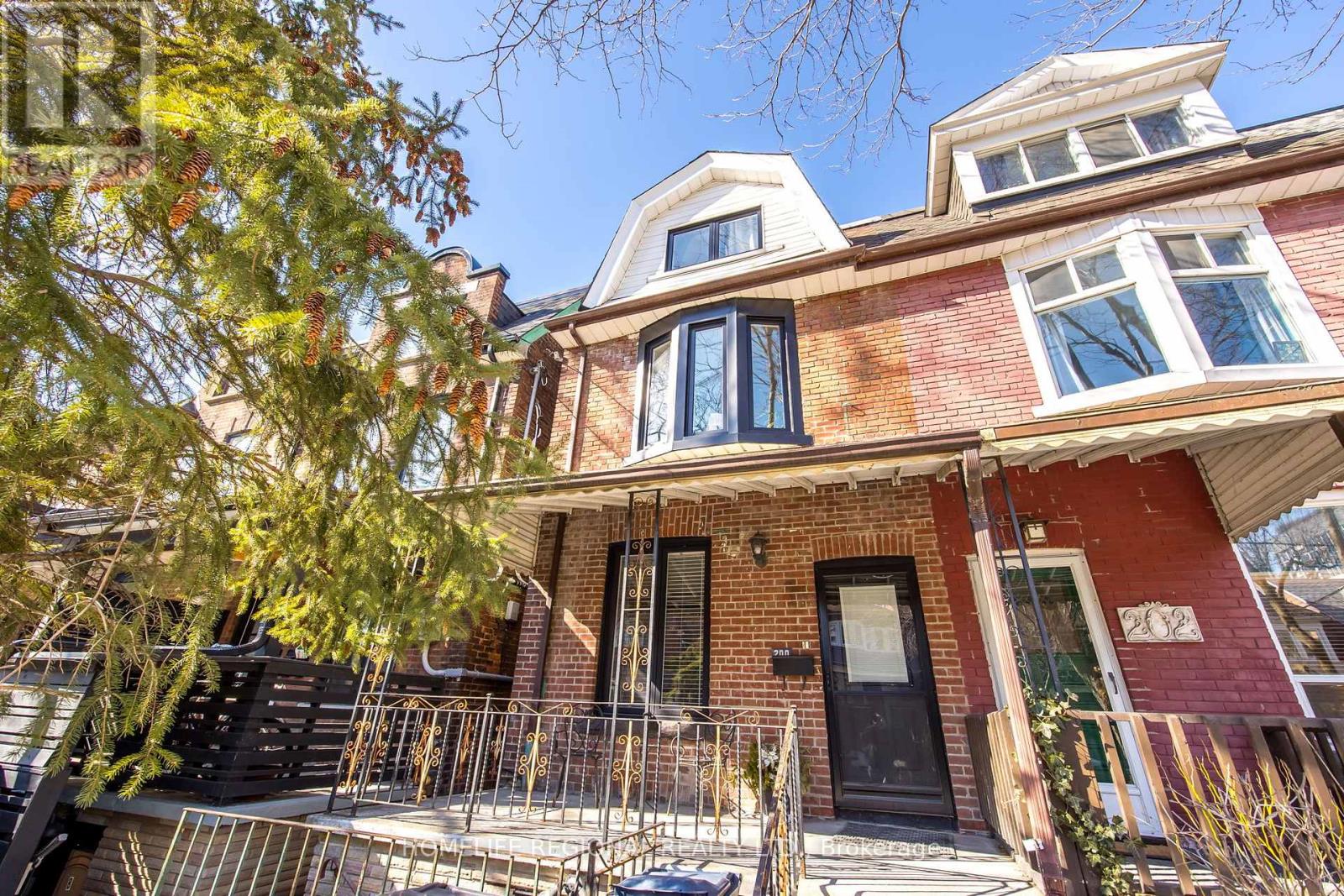Multiplex at 200 ROXTON ROAD, Toronto (Trinity-Bellwoods)