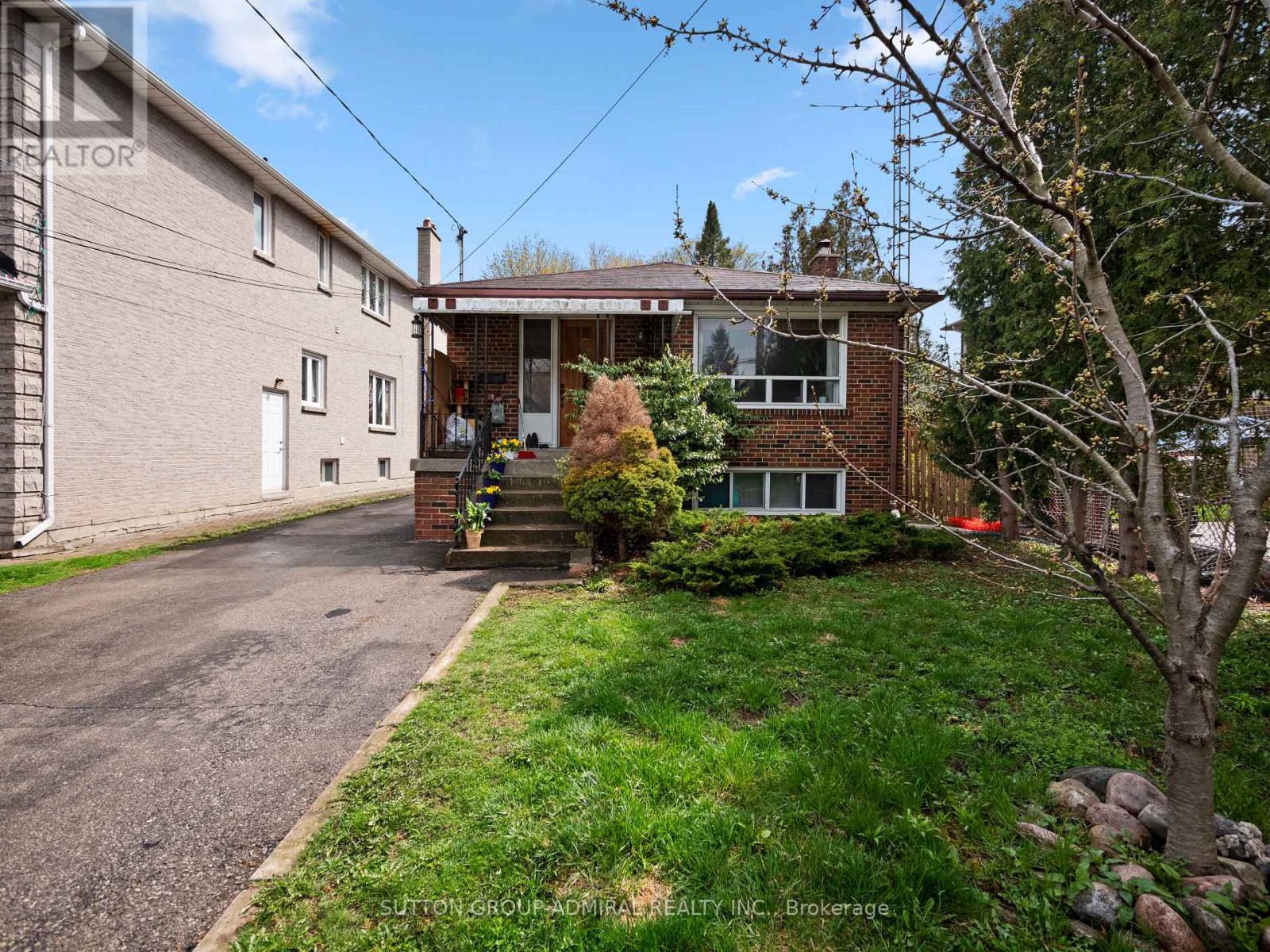 Detached at 45 NORTHWOOD DRIVE, Toronto (Newtonbrook East)