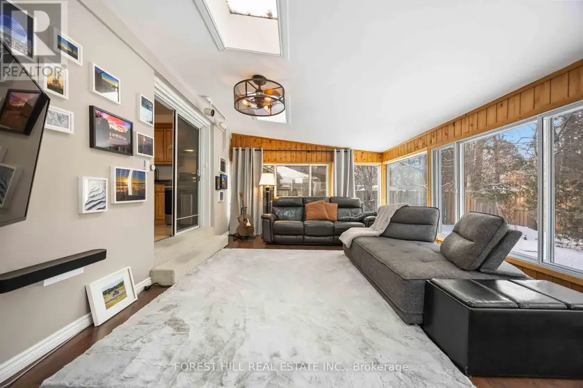 Detached at 44 ADDISON CRESCENT, Toronto