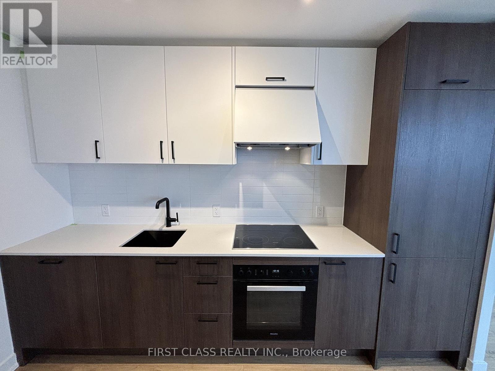 Apartment at 2010 - 1 QUARRINGTON LANE, Toronto (Banbury-Don Mills)
