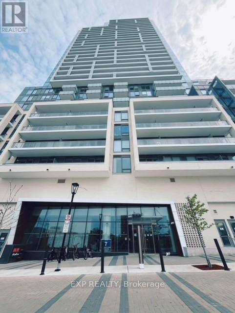 Apartment at N735 - 7 GOLDEN LION HEIGHTS, Toronto (Newtonbrook East)