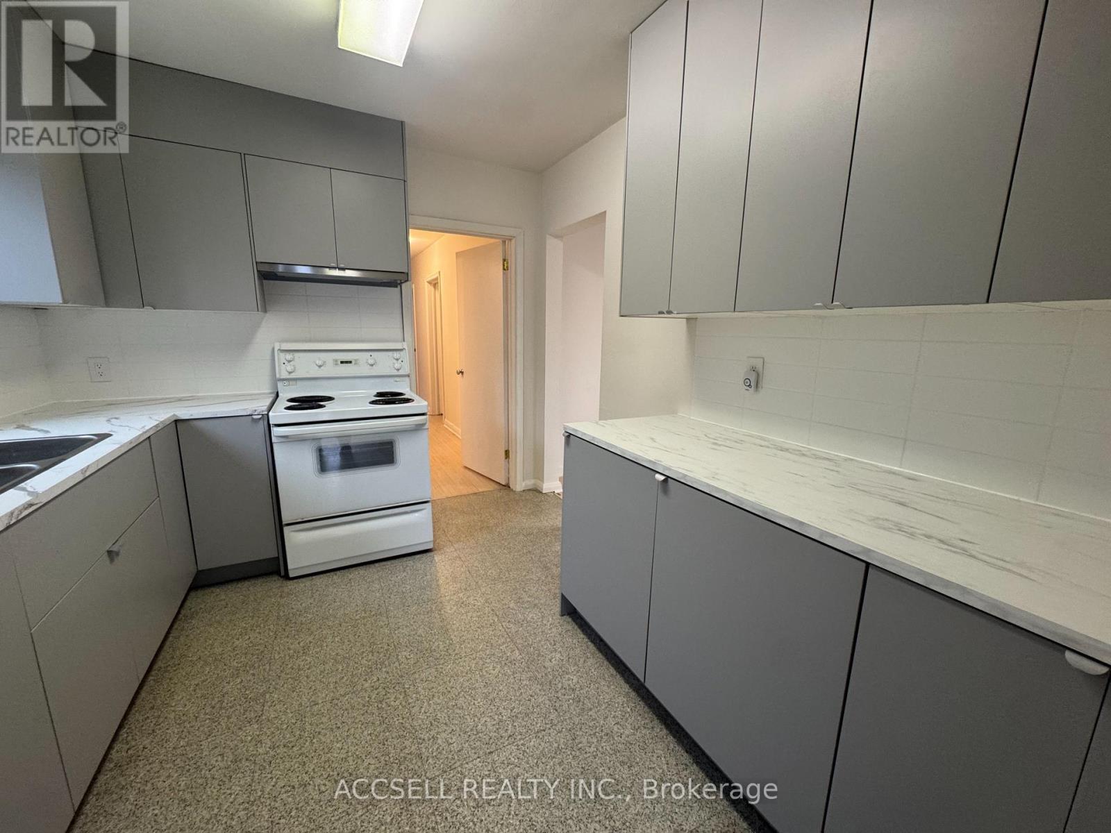 Multiplex at UPPER - 99 KENWOOD AVENUE, Toronto (Humewood-Cedarvale)