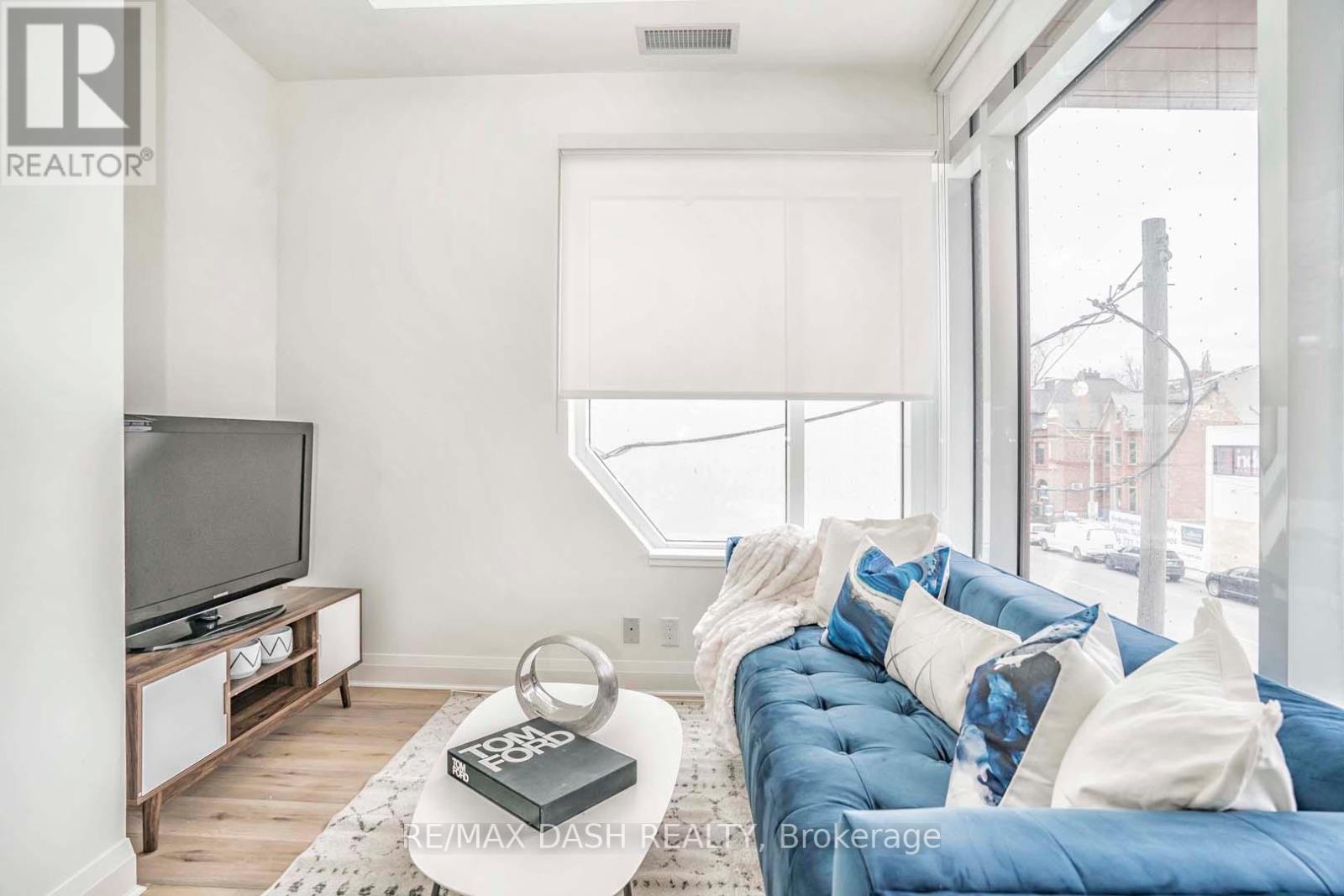 Apartment at 205 - 151 AVENUE ROAD, Toronto