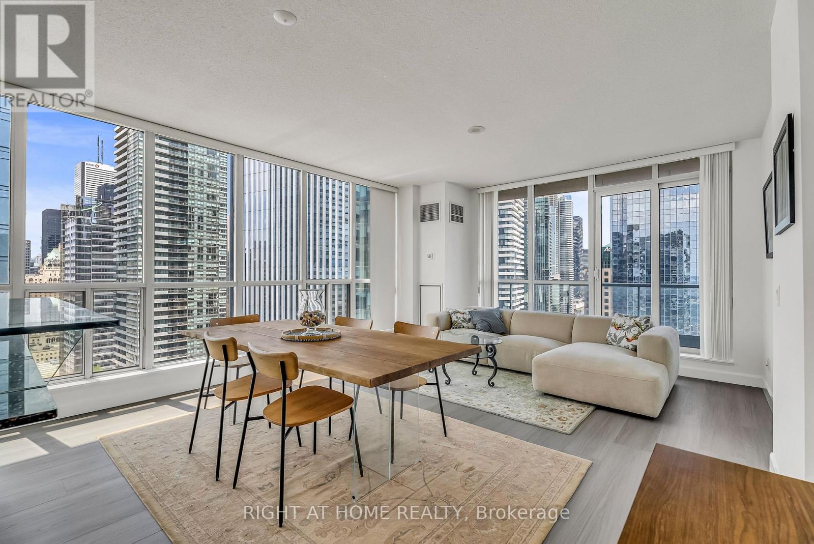 Apartment at 3202 - 8 YORK STREET, Toronto (Waterfront Communities)