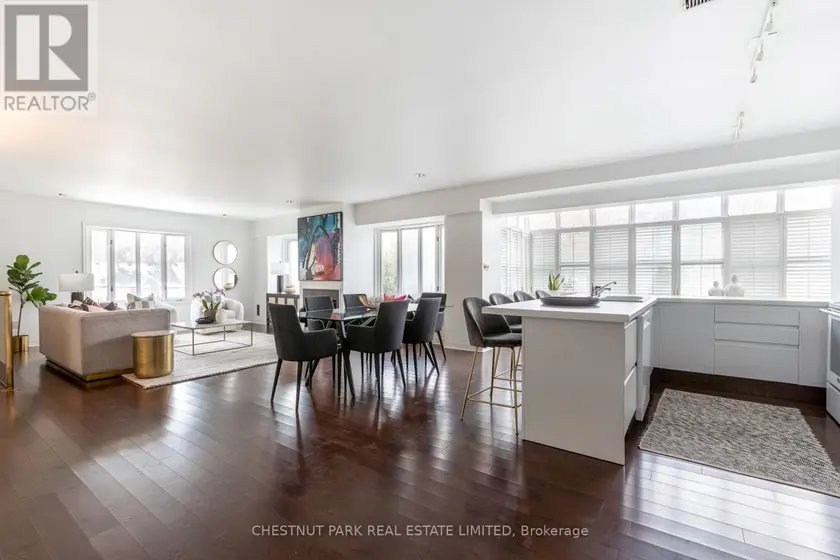Apartment at PH3 - 8 HAWTHORN AVENUE, Toronto