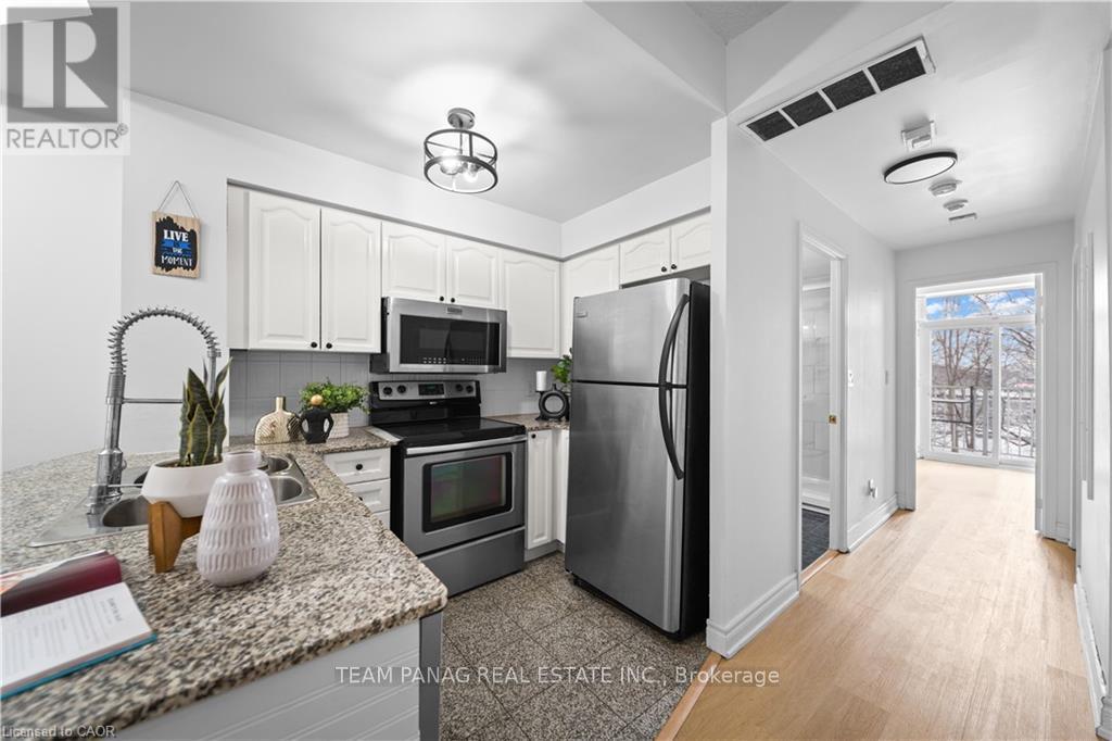 Townhouse at 132 - 28 STADIUM ROAD, Toronto