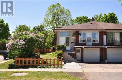 Semi-Detached/Link at MIDDLE - 84 HARRINGTON CRESCENT, Toronto (Bayview Woods-Steeles)