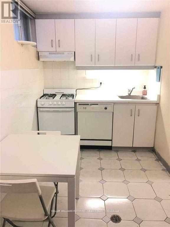 Detached at BSMT - 44 BELLEVUE AVENUE, Toronto