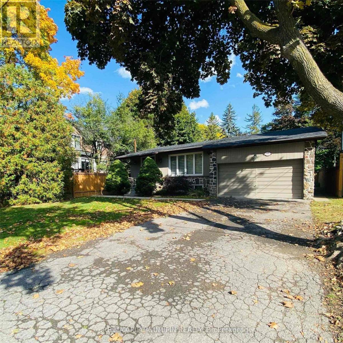Detached at 15 WHITELOCK CRESCENT, Toronto (Bayview Village)