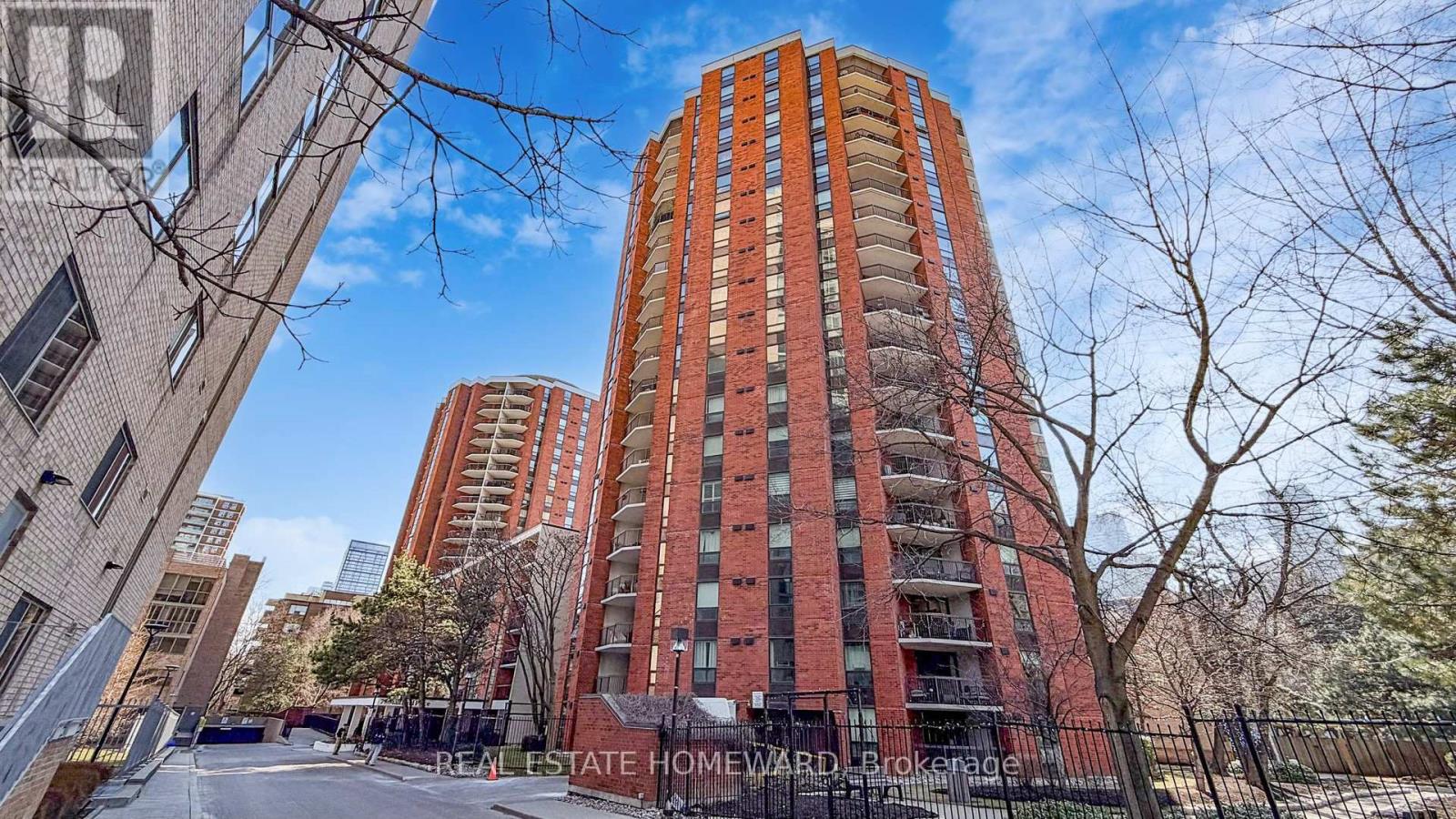 Apartment at 409 - 77 MAITLAND PLACE, Toronto (Cabbagetown-South St. James Town)