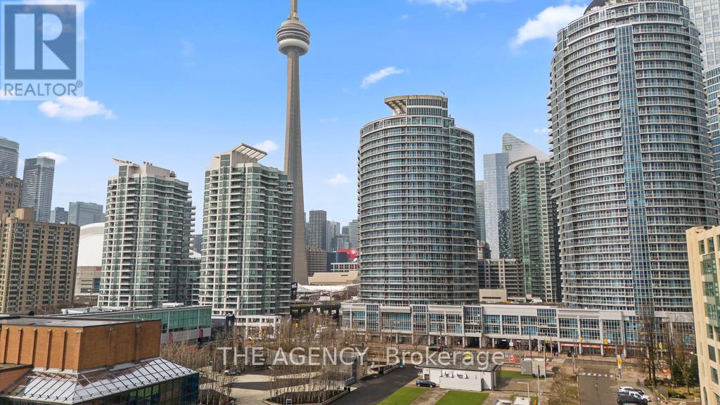Apartment at 2103 - 218 QUEENS QUAY BOULEVARD W, Toronto (Waterfront Communities)