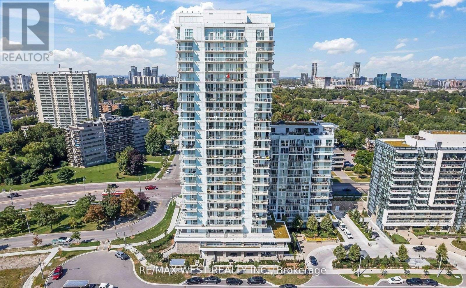Apartment at 202 - 10 DEERLICK COURT, Toronto (Parkwoods-Donalda)