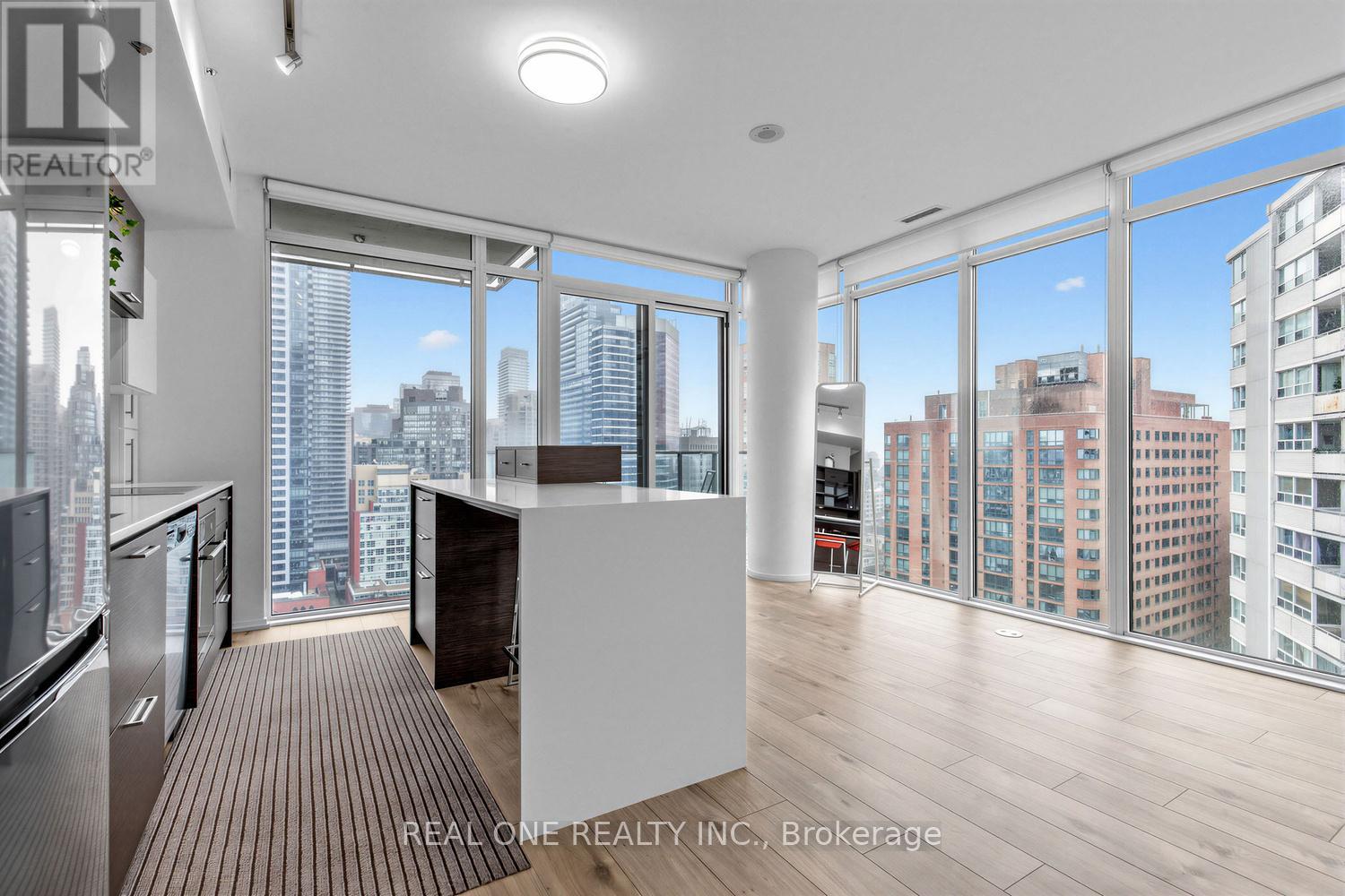 Apartment at 1804 - 75 ST NICHOLAS STREET, Toronto (Bay Street Corridor)