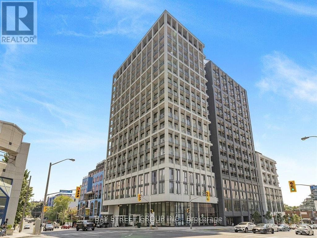 Apartment at 821 - 2020 BATHURST STREET, Toronto (Humewood-Cedarvale)
