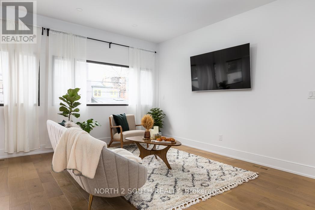 Other at B - 918 MANNING AVENUE, Toronto (Annex)