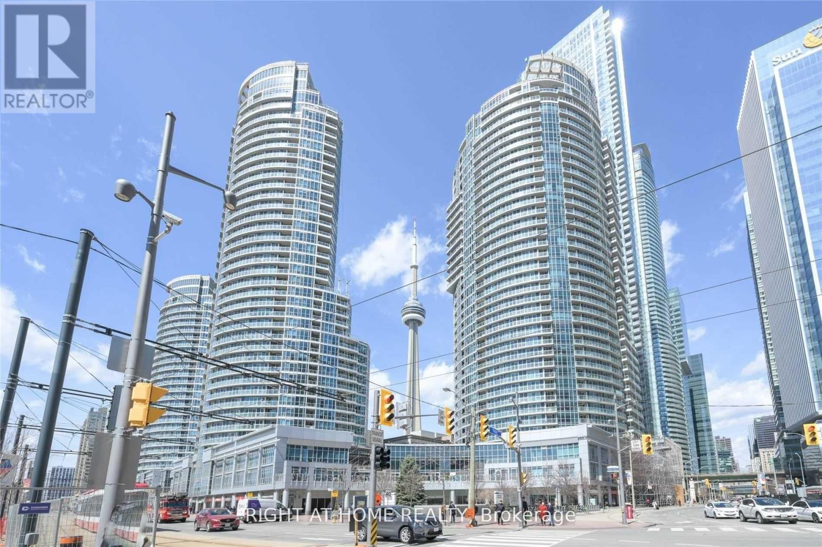 Apartment at 2408 - 208 QUEENS QUAY W, Toronto (Waterfront Communities)