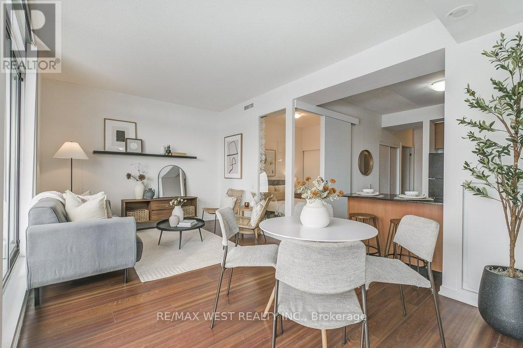 Apartment at 501 - 30 CANTERBURY PLACE, Toronto (Willowdale West)