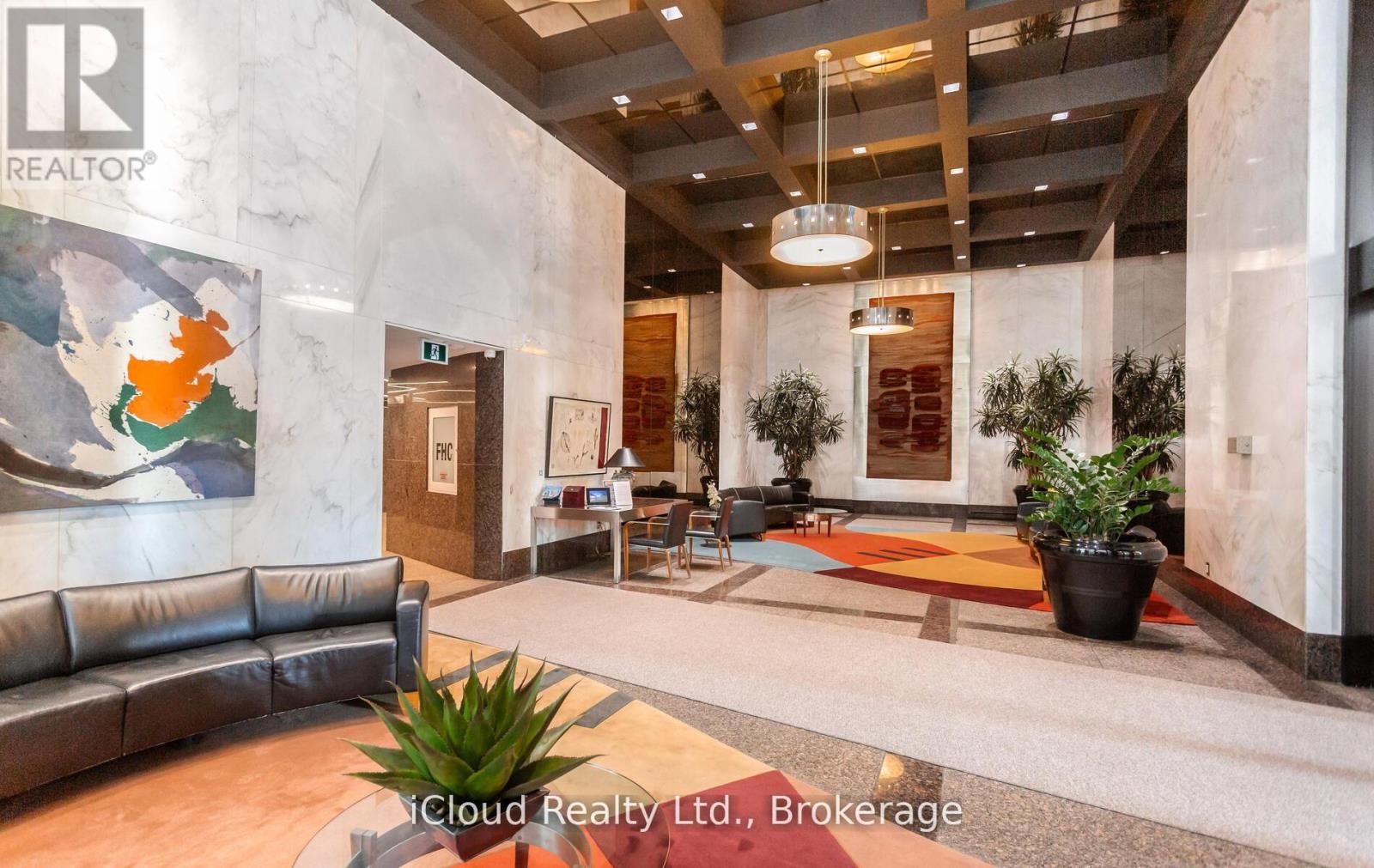 Apartment at 837 - 33 HARBOUR SQUARE, Toronto