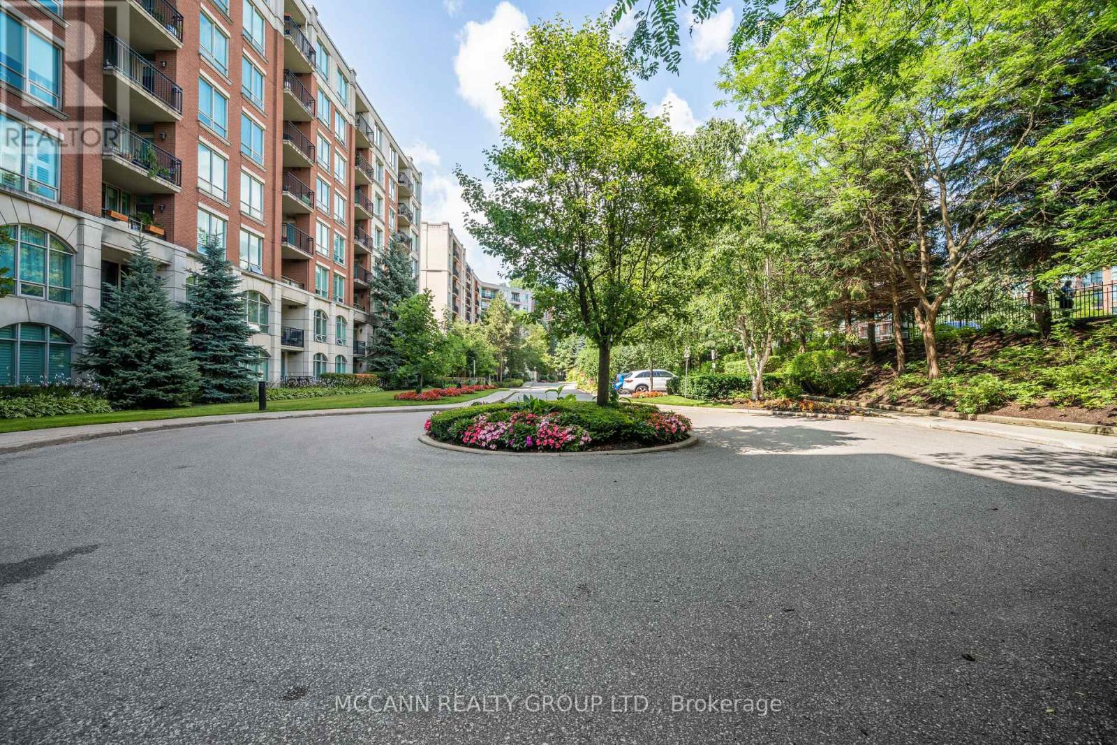 Apartment at 614 - 18 WILLIAM CARSON CRESCENT, Toronto (St. Andrew-Windfields)