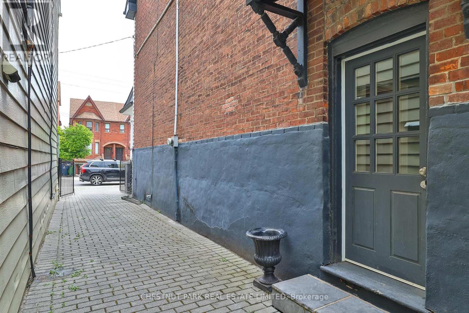 Semi-Detached/Link at 82 BELLEVUE AVENUE, Toronto