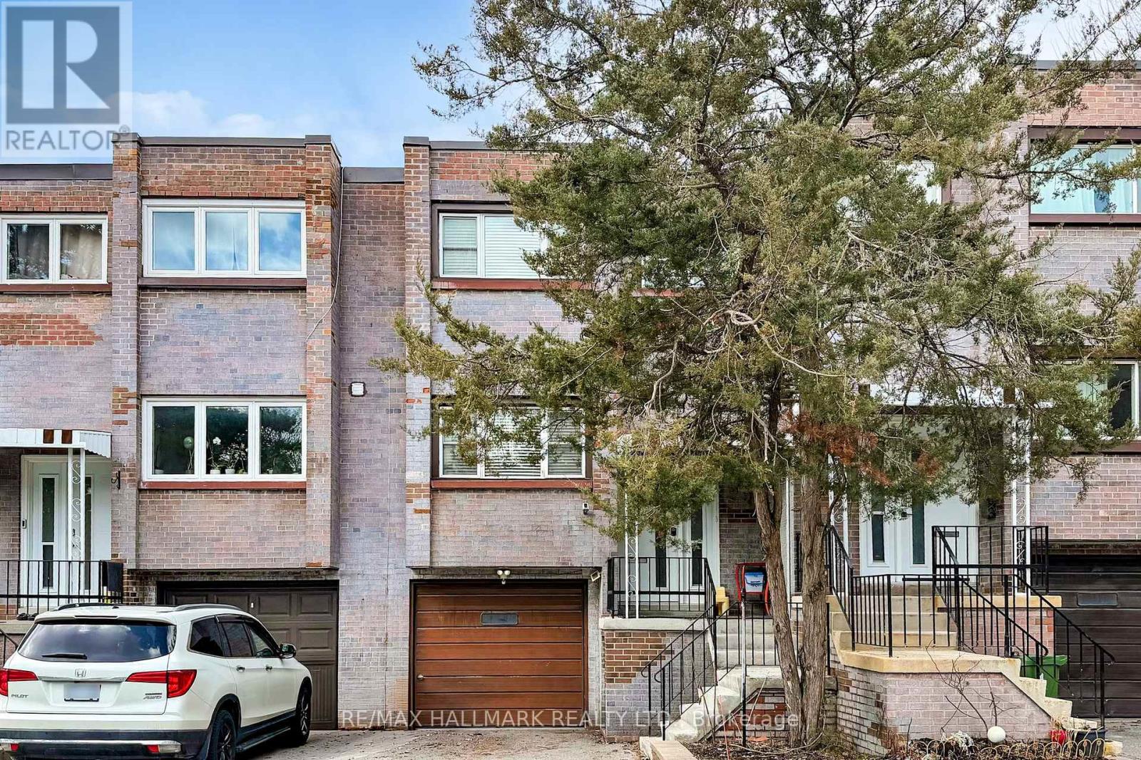 Townhouse at 1 Candy Courtway,