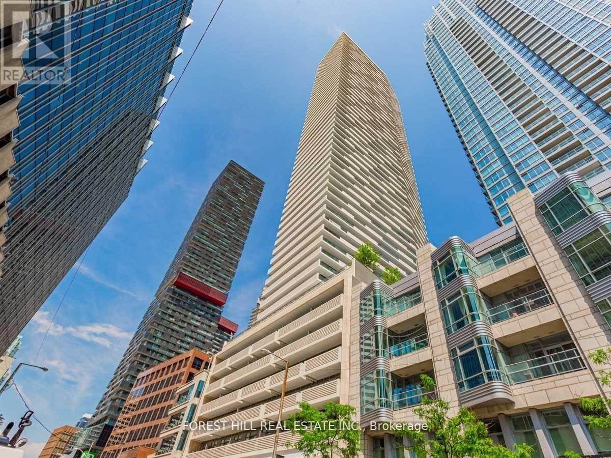 Apartment at 5702 - 2221 YONGE STREET, Toronto (Mount Pleasant West)