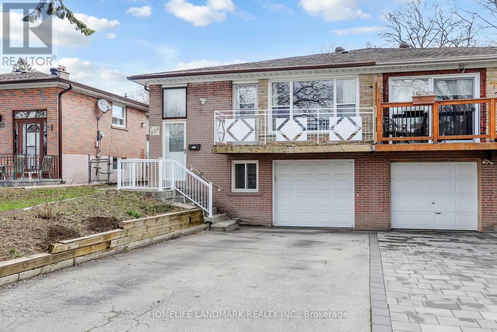 Semi-Detached/Link at 225 PINEWAY BOULEVARD, Toronto (Bayview Woods-Steeles)