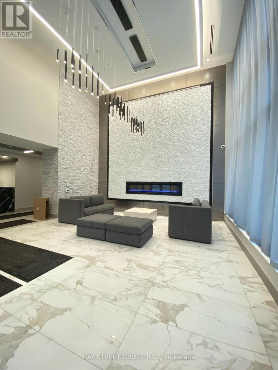 Apartment at 302 - 36 FOREST MANOR ROAD, Toronto (Henry Farm)